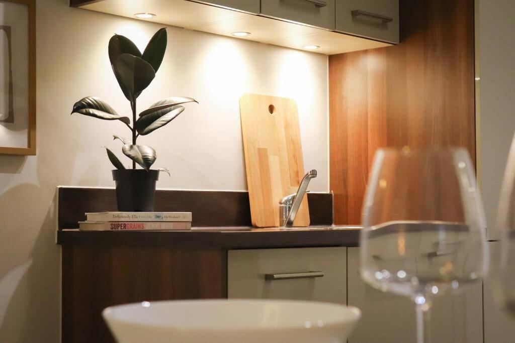 Luxurious Fully Equipped Cowley 1 Bed Apartment With Free Parking Oxford Esterno foto